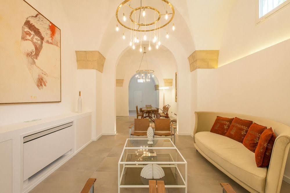 Le Bifore Charming House Lecce Exteriér fotografie