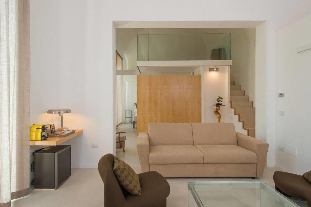 Le Bifore Charming House Lecce Exteriér fotografie